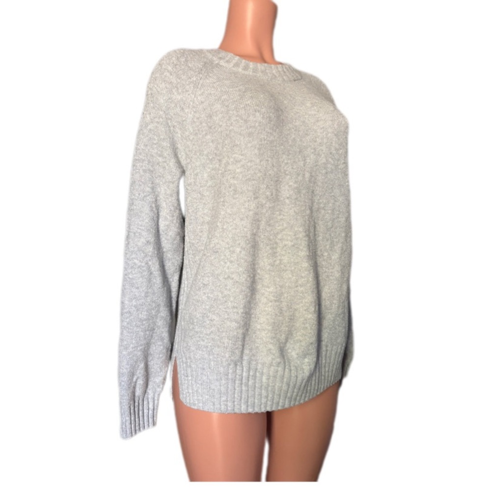 Time and Tru Light Gray Women's Sweater